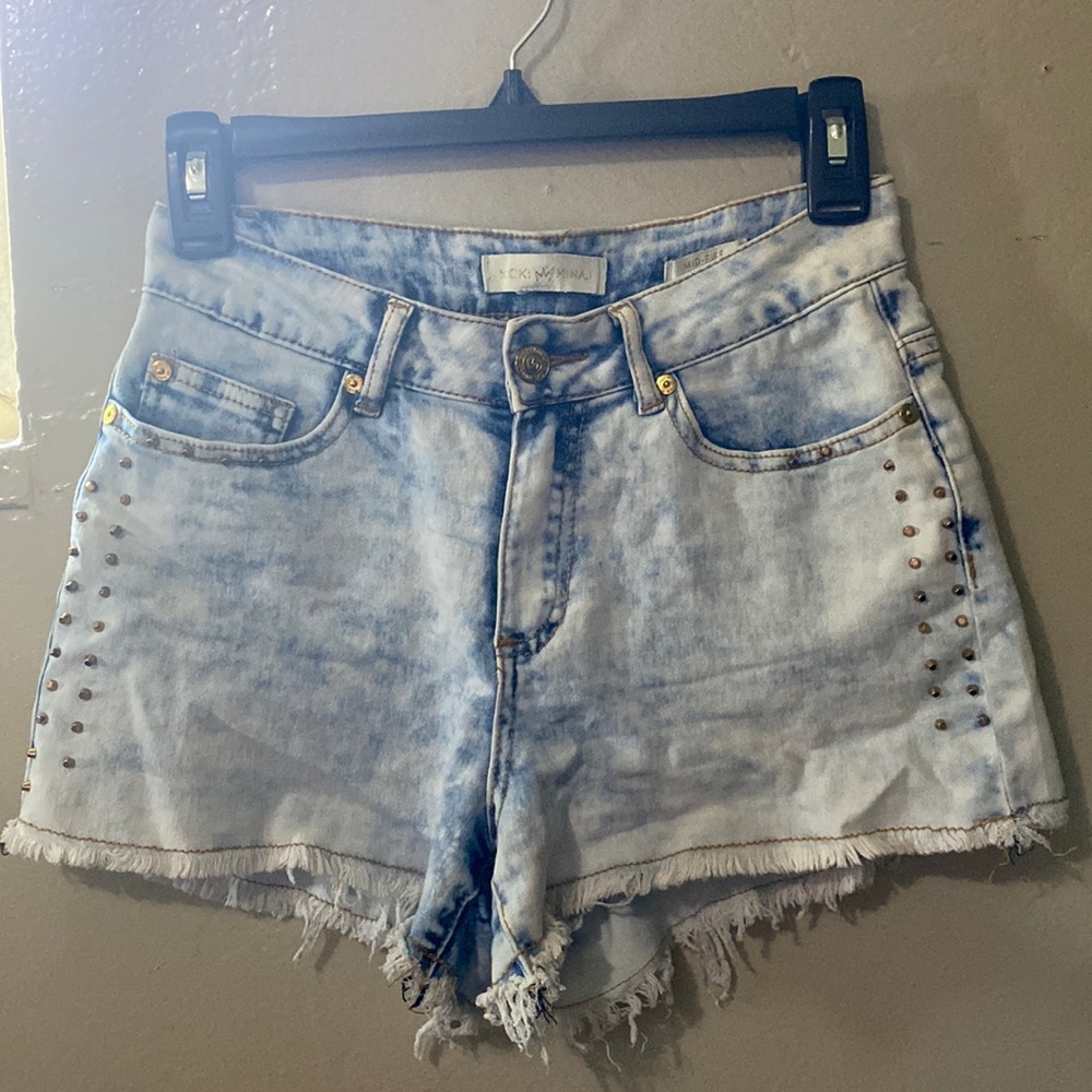 Brand: Nicki Minaj. Size: 3/4. Color: Tie Dye White/Indigo Jean Shorts.